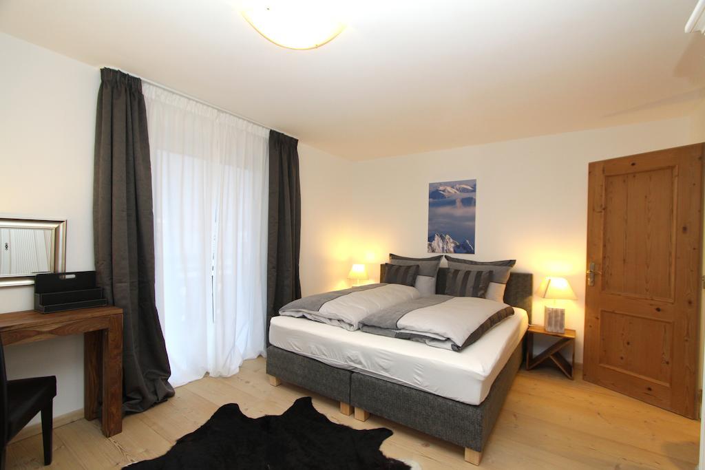 Exklusive Ferienwohnung Alpen Deluxe Garmisch-Partenkirchen Pokoj fotografie
